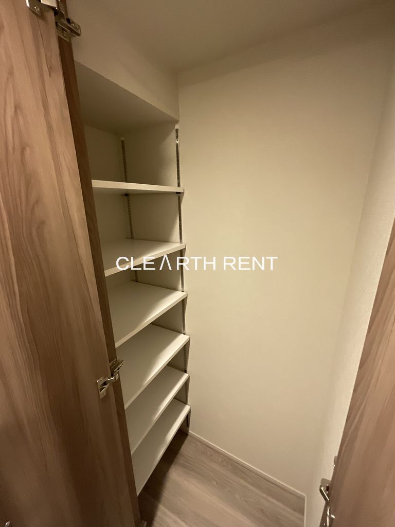 コンシェリア横濱関内2階 ★シューズボックでスッキリ玄関★