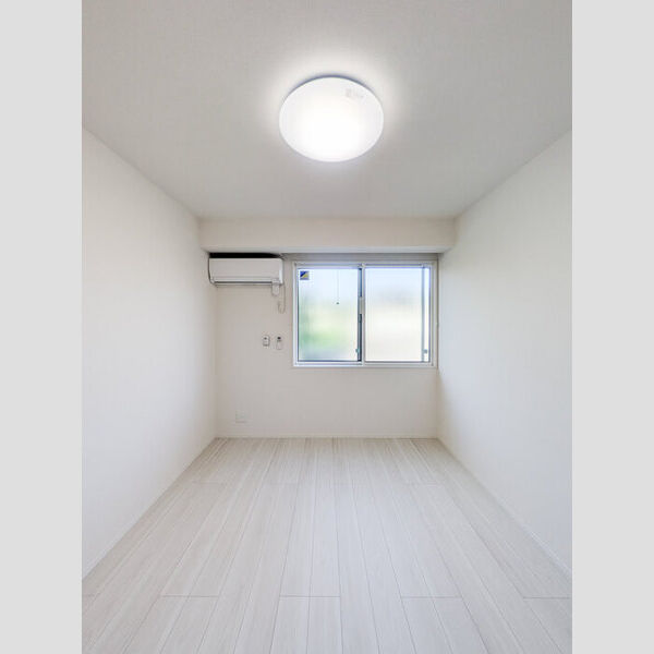 ソレイユ102号室 洋室