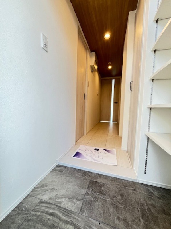 レジディア中目黒Ⅱ5階 玄関