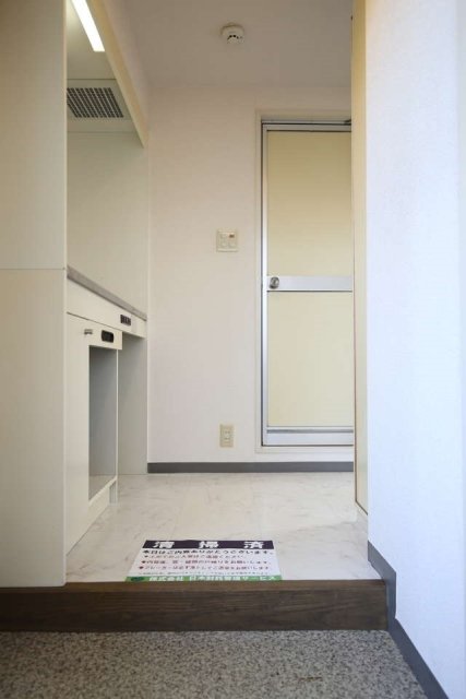 クリオ石川台壱番館2階 玄関