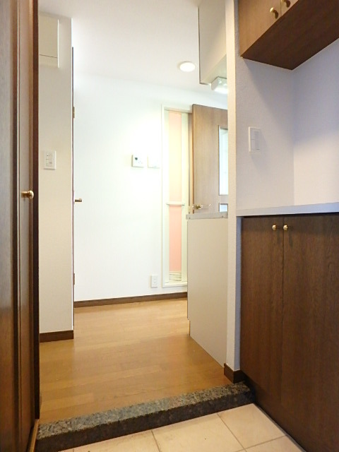 グランド・ガーラ渋谷9階 きれいな玄関です