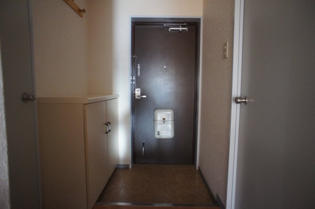 リビエール本郷0401号室 玄関