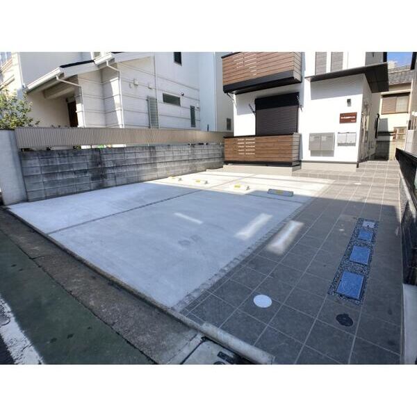 ヴィラ上池袋ウエスト 駐車場