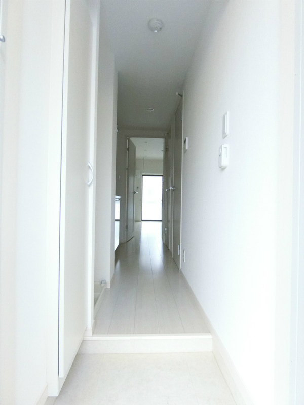 リブリ・東寺尾東台1階 玄関