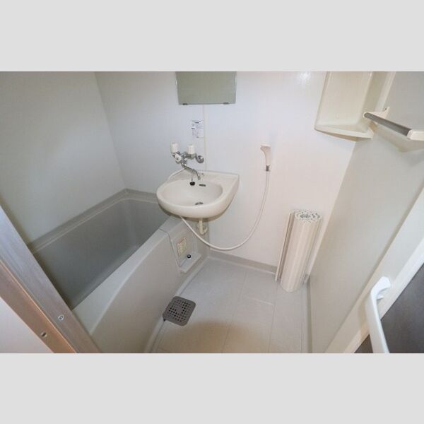 フレールヒル　(2) ユニットバス