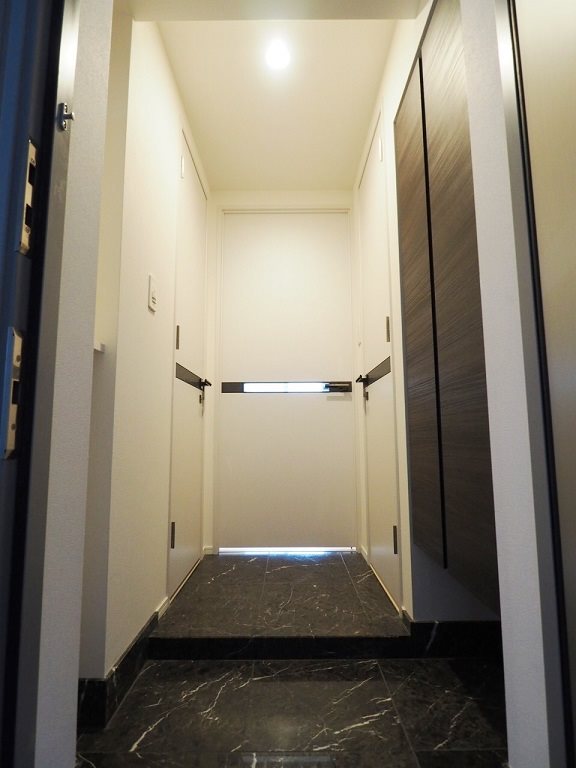 レジディア目黒Ⅳ5階 玄関