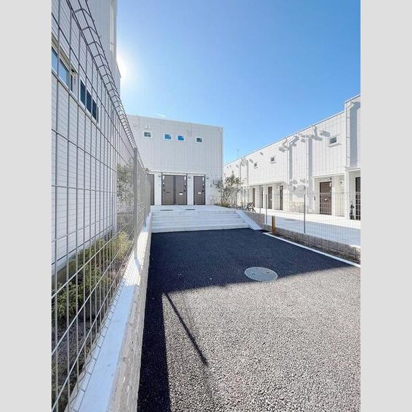 グラナーデ成城学園前B エントランス