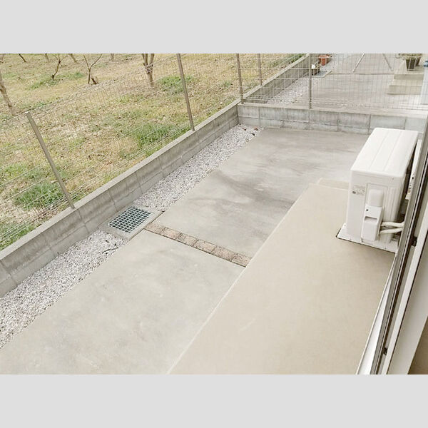 ルミエール101号室 専用庭