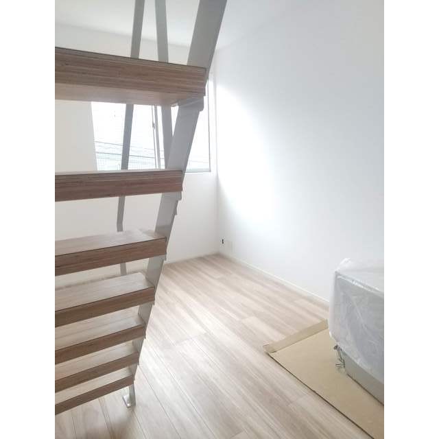 ラミントン2階 内観