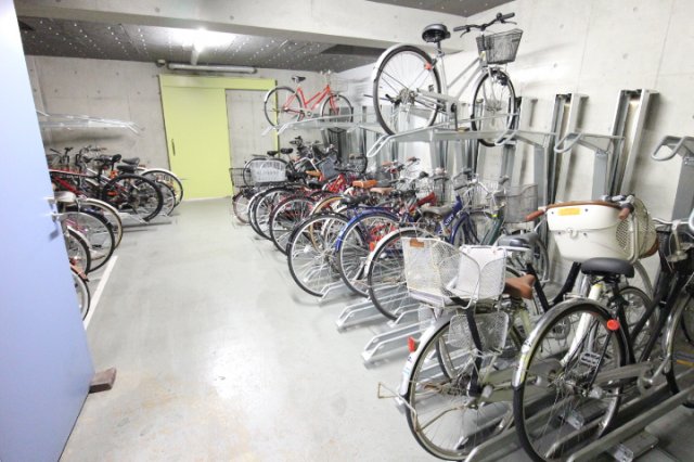 プライムアーバン西荻窪Ⅱ412号室 駐輪場 