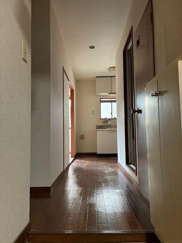 第10オカダビル 内観