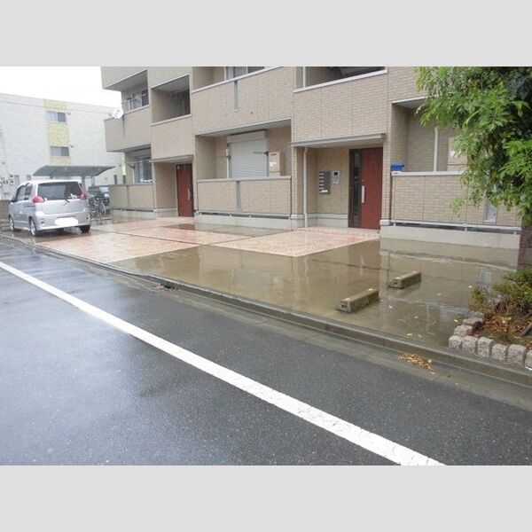 ソレーユ102号室 駐車場