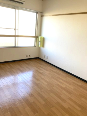 藤沢本町ビル303号室 ※写真は別室です