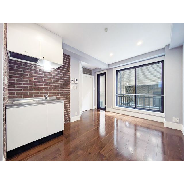 ヴィクトリアン・パレス横浜0202号室 内観