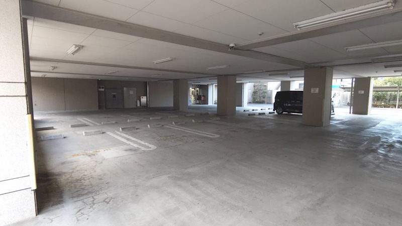 レジディア浦安2階 駐車場