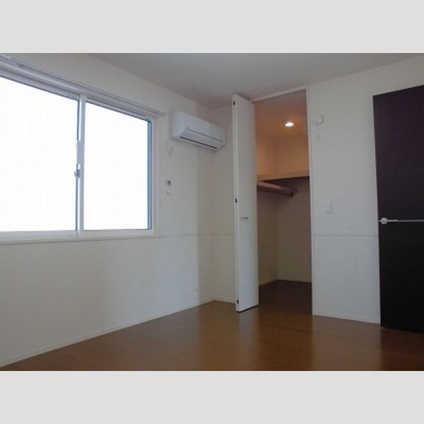 シャルール201号室 洋室