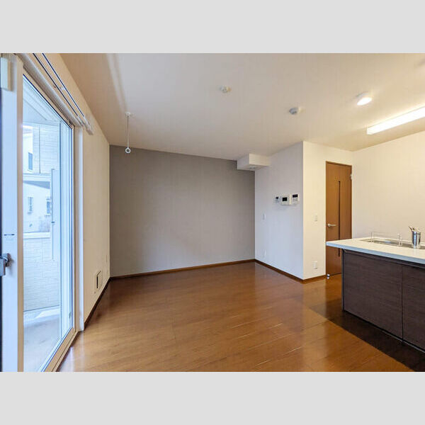 ウェルデンス東林間 リビング(別角度)