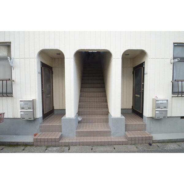 伸和ハイツ鬼高 エントランス