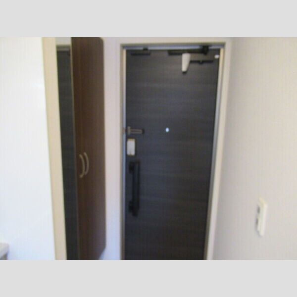 KT 5th102号室 玄関