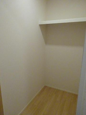 ローズハウス弐番館 収納