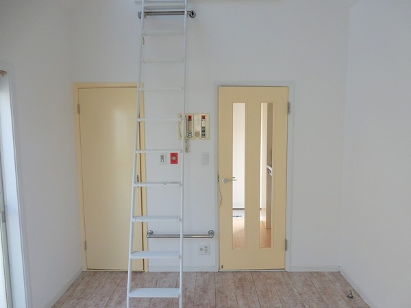 ジュネパレス新松戸第４４ リビング