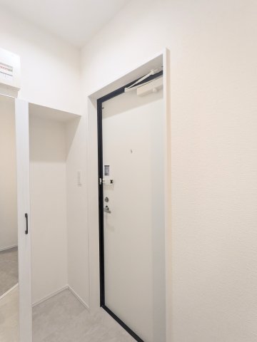 ラグゼフラット東六郷0206号室 玄関