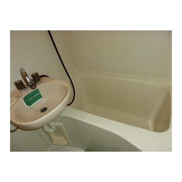 エステートピア・ルリ303号室 お風呂