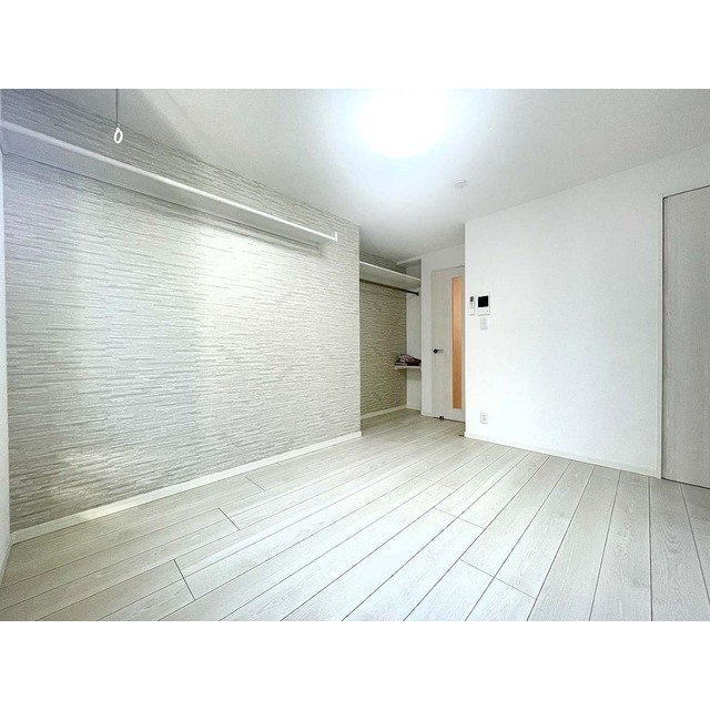 パークアレイ笹塚203号室 照明付き・白を基調とした明るい洋室！