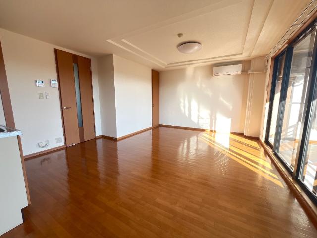 Ｊ．Ｓガーデン303号室 リビング