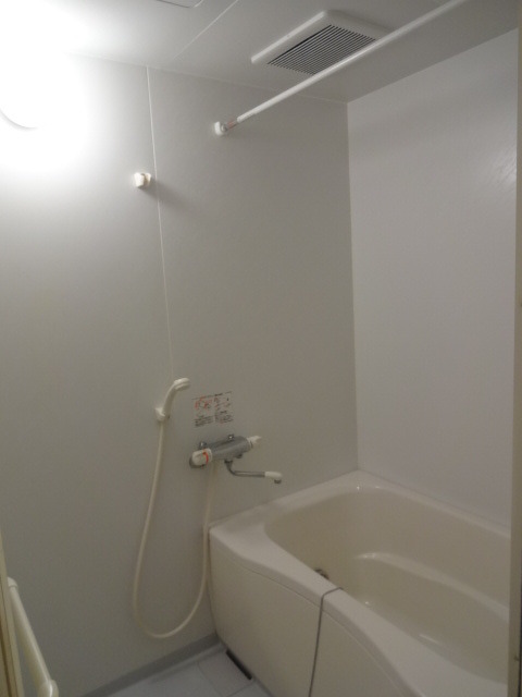 ブリックス駒沢0101号室 バス