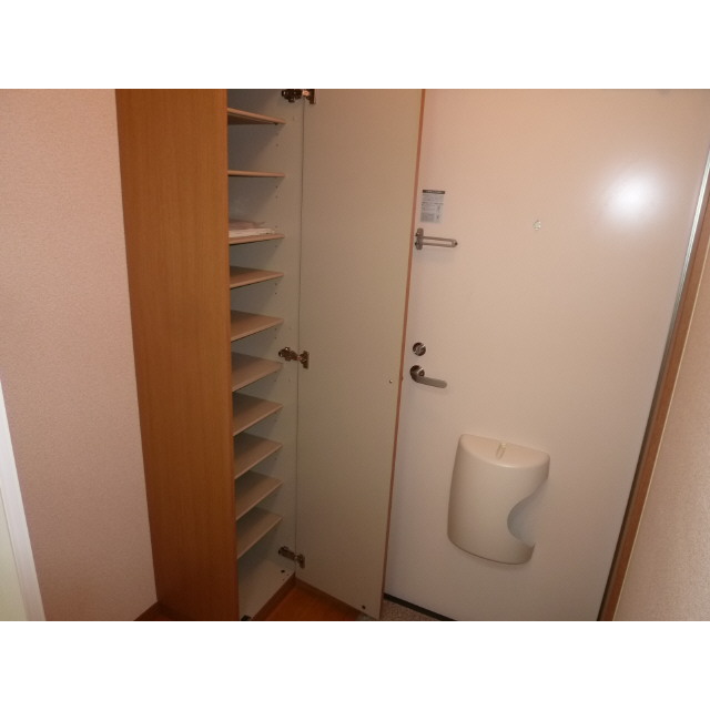 アムール ならし野 玄関