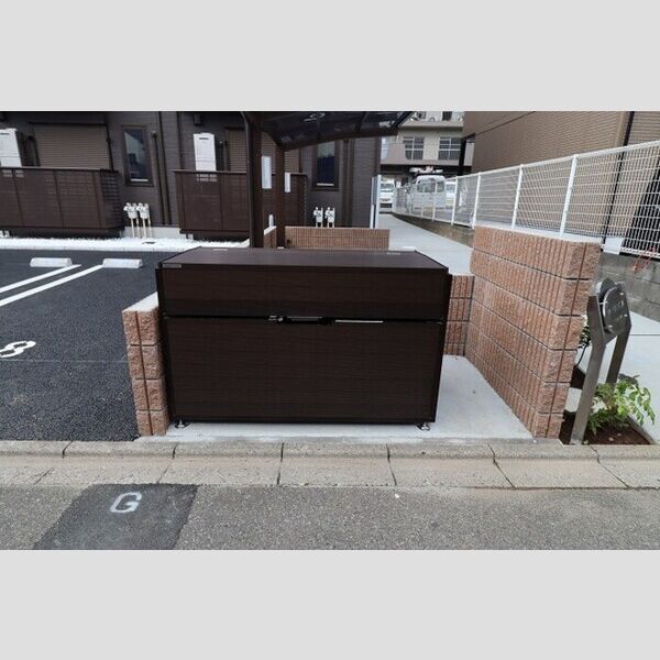 ロータスヒル203号室 ゴミ箱