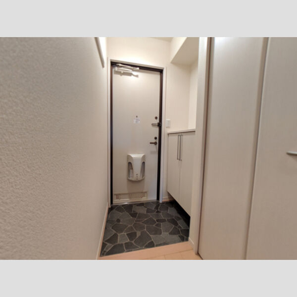 カトルセゾン　B205号室 玄関