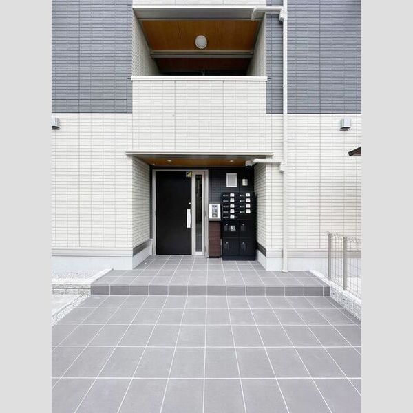 Gloire Court301号室 エントランス