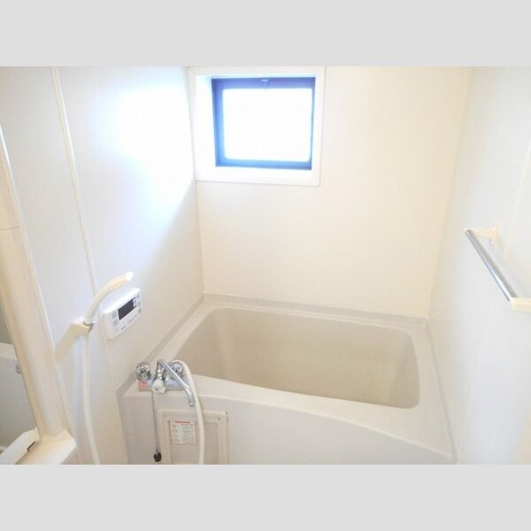 サニーコート久保田 追い炊き給湯機能付き浴室(小窓付)