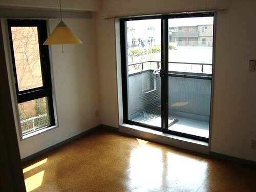 カルトゥーシュ芦花 洋室　※2012年4月撮影