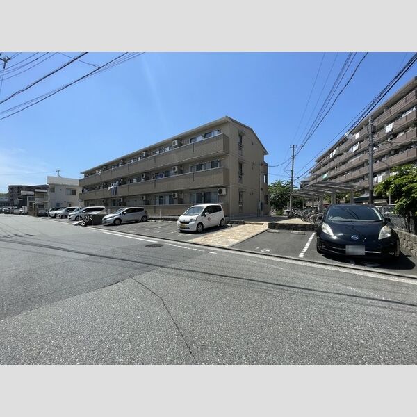 ラマージュⅡ 駐車場