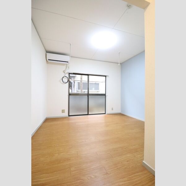 調布ハイムピア106号室 リビング