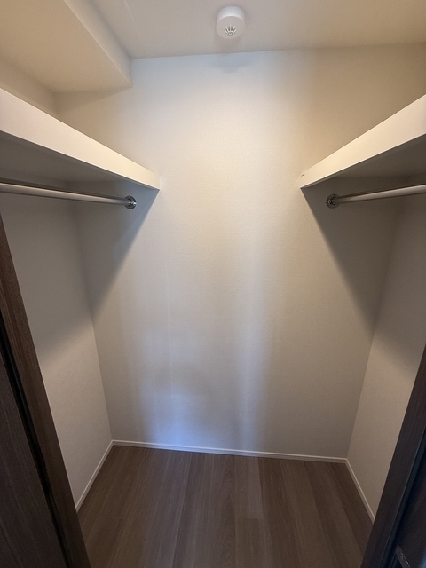 プレディアコート三軒茶屋 洋室WIC　2025年10月撮影