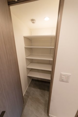RESIDENCE　KOENJI416号室 収納