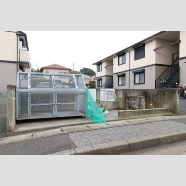 グリーンヒルズ中峠台　E 敷地内ゴミ置場