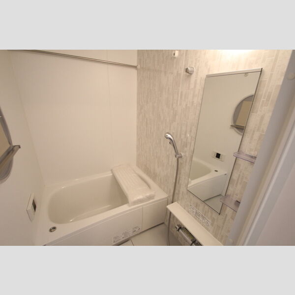 アヴァンス東日暮里203号室 浴室