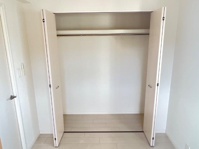 アンビシャス千葉城前502号室 クローゼット