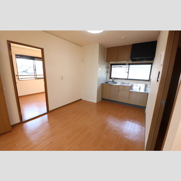 ヴィルヌーブ　A/B/CC201号室 DK