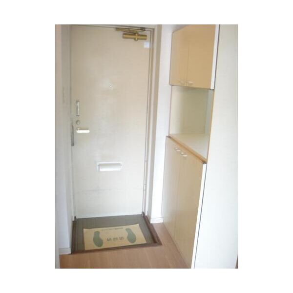 エステートピア都岡 玄関