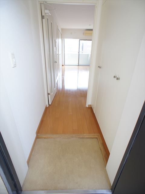 Ｃａｓａ．ａｖｉｒｉｏ0406号室 玄関