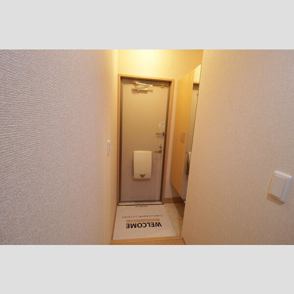 フローラルあすみ102号室 玄関
