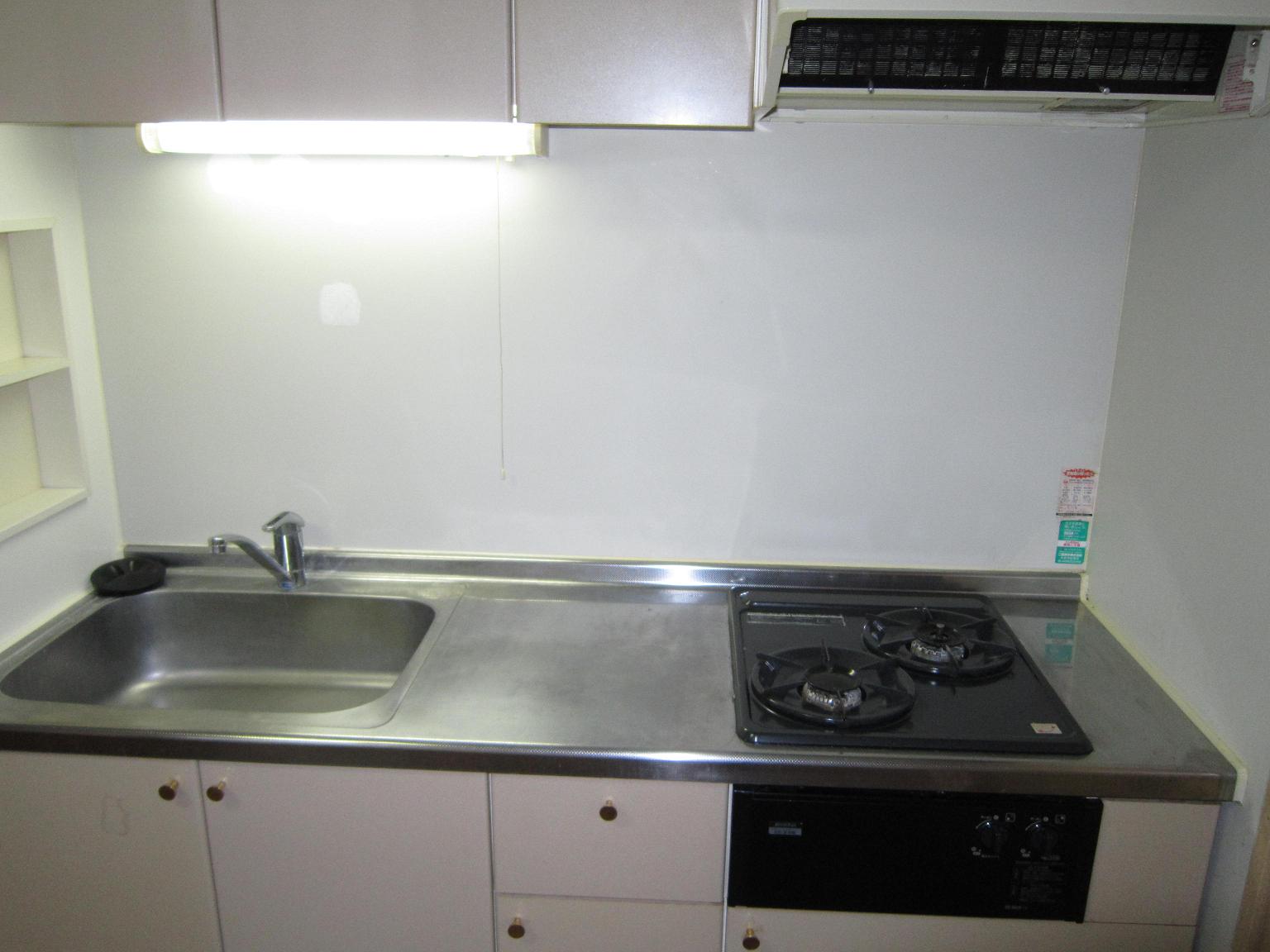 レオパレスＡＱＵＡ202号室 広いキッチンで料理するのが楽しくなりそう！