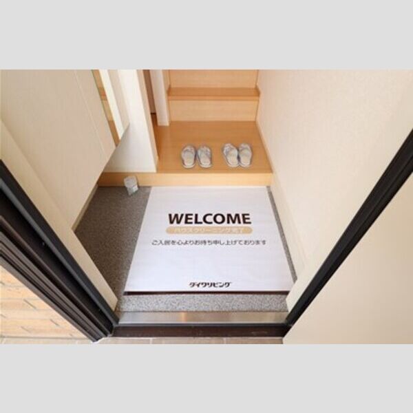 ポルテボヌール　Ⅰ203号室 玄関