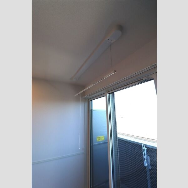 グラナーデ西大泉203号室 室内物干